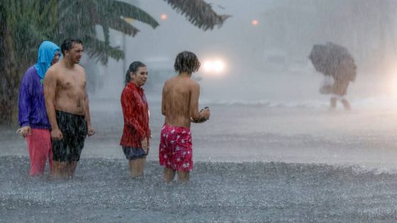 Several parts of North Miami Beach, including Biscayne Boulevard, are flooded, cops say – MASHAHER