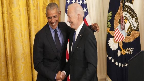 Joe Biden Sparks Debate On Whether He ‘Froze’ At A Fundraiser Where Barack Obama Led Him Off Stage – MASHAHER