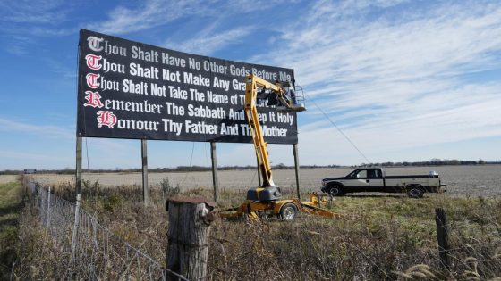 New law requires all Louisiana public school classrooms to display the Ten Commandments – MASHAHER