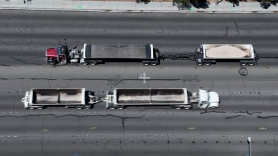 Large trucks carrying dirt cause traffic congestion along Las Vegas road – MASHAHER