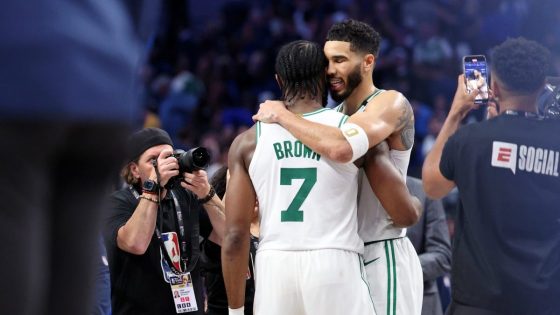 What Tatum, Brown told each other during embrace after Game 3 win – MASHAHER