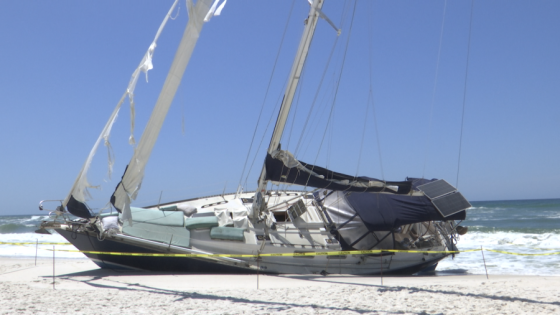 Sailboat washes up on Pensacola Beach after men onboard were rescued south of Panama City – MASHAHER