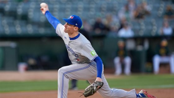 Blue Jays’ Bassitt takes Coliseum memorabilia in final game vs. A’s – MASHAHER