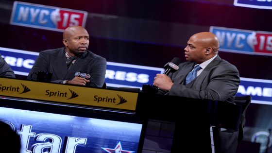 Kenny Smith hasn’t heard from Charles Barkley about retiring from broadcasting: ‘We’ll see’ – MASHAHER