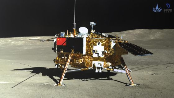 A Chinese spacecraft lands on moon’s far side to collect rocks in growing space rivalry with US – MASHAHER