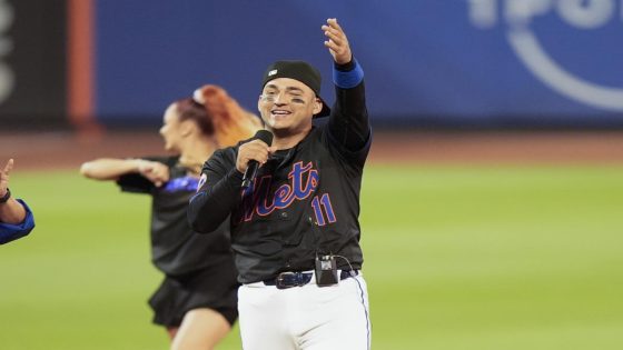 Mets infielder José Iglesias performs his song, ‘OMG,’ at Citi Field after a win – MASHAHER