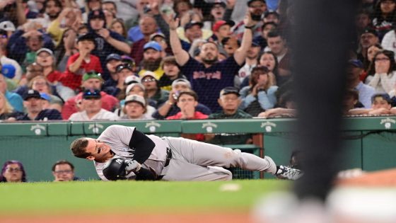 Yankees’ Anthony Rizzo leaves loss to Red Sox early with wrist injury after collision at first base – MASHAHER