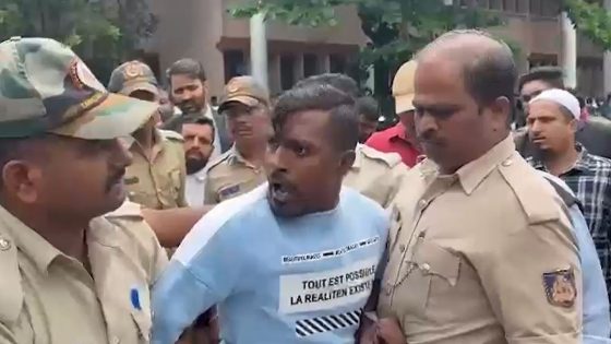 Karnataka: Gangster Jayesh Pujari shouts Pakistan zindabad slogans in district court, beaten up – MASHAHER