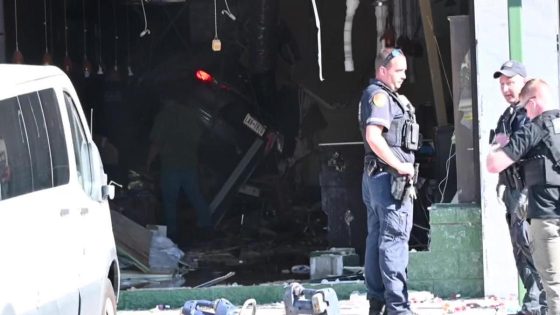 At least 4 killed, 9 injured when vehicle crashes into nail salon in Deer Park, Long Island – MASHAHER