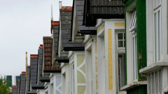 UK house prices still at ‘record high’ as market remains ‘steady’ | Business News – MASHAHER