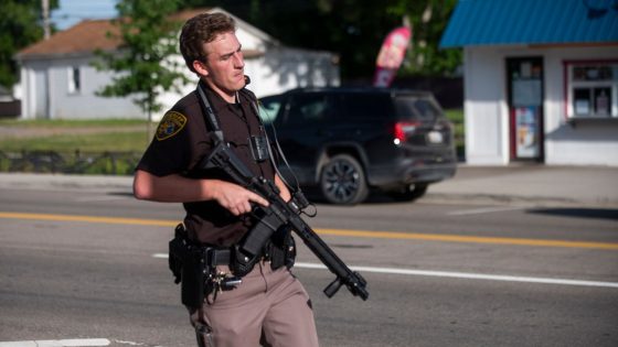 Boy, eight, and mother in critical condition as nine people injured in shooting at Detroit waterpark | US News – MASHAHER