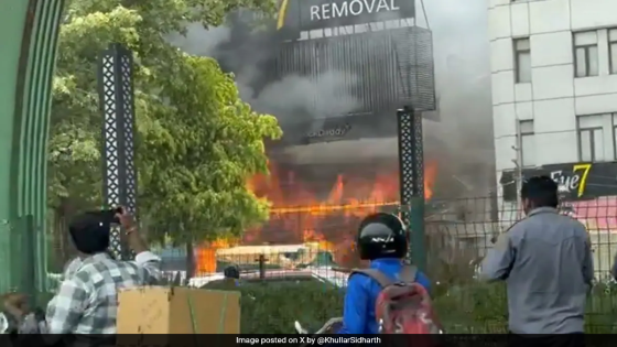 Huge Blaze At Eye Hospital In Delhi, 12 Fire Engines Present – MASHAHER