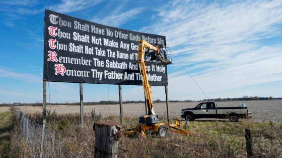 Louisiana mandates displaying Ten Commandments in public school classrooms – MASHAHER