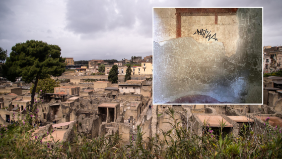 Dutch tourist caught signing his own name in permanent marker on ancient Pompeii wall – MASHAHER