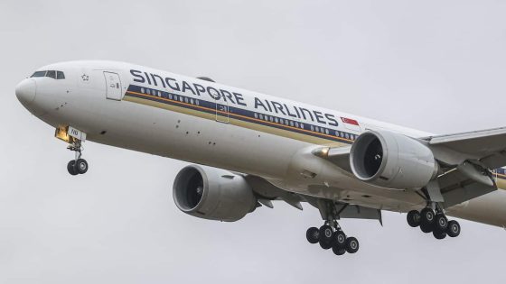 Singapore Airlines offers passengers compensation after 'traumatic experience' – MASHAHER