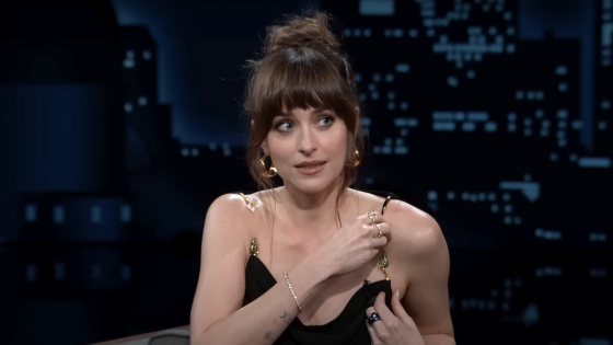 Dakota Johnson Having A Wardrobe Malfunction Right Before Discussing ‘Dick Pics’ With Jimmy Kimmel Feels Like Organic Marketing For Her New Movie – MASHAHER