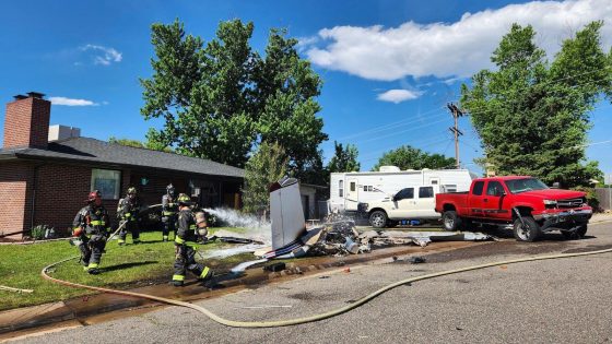 4 hospitalized after small plane crashes in suburban Denver front yard – MASHAHER