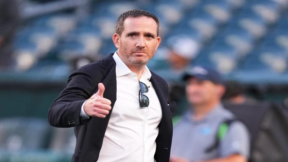 How Eagles GM Howie Roseman has made training camp holdouts extinct – MASHAHER