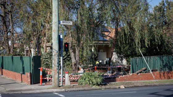 Man dead, three teens charged, others on the run after deadly crash in Burwood, Melbourne – MASHAHER