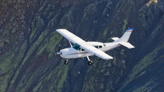 “It was coming straight at us” – hikers capture video of plane nearly crashing into Continental Divide – MASHAHER