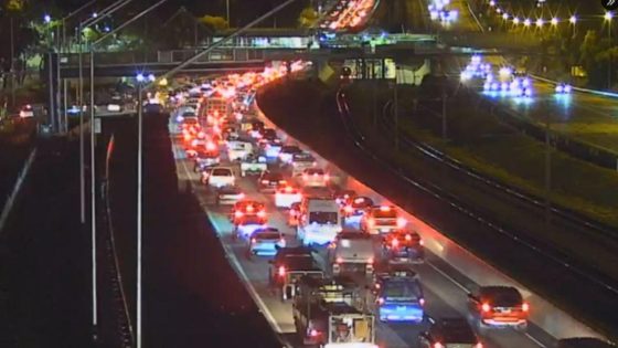 Perth traffic: Traffic chaos after truck loses load on Erindale Road entry ramp to Mitchell Freeway southbound – MASHAHER