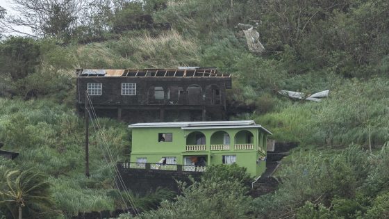 Hurricane Beryl damages or destroys 90% of homes on one island, leader says – MASHAHER