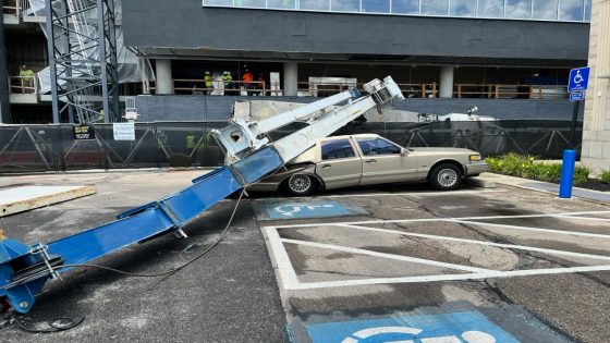 Crane crashes at Upper Arlington community center construction site – MASHAHER