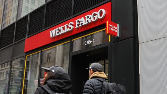 Stocks making the biggest moves midday: Wells Fargo, JPMorgan, AT&T, Carvana and more – MASHAHER