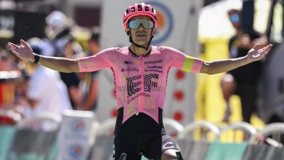 Carapaz earns first Tour win on stage 17 – MASHAHER