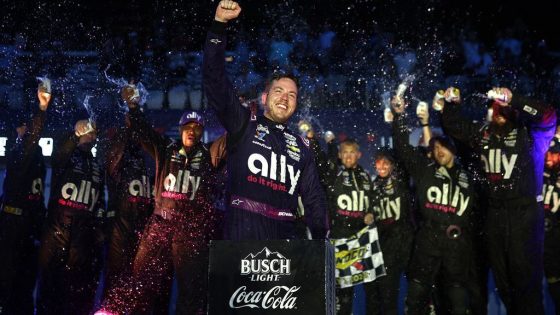 Alex Bowman wins rainy Chicago street race, clinches playoff berth – MASHAHER