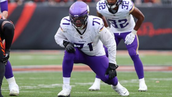 Vikings, OT Christian Darrisaw agree to 4-year extension – MASHAHER