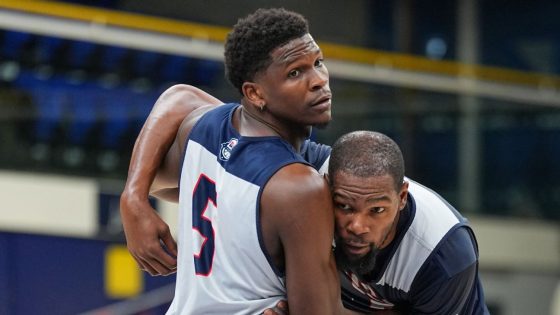 Kevin Durant reacts to photo of Anthony Edwards dunking on him in Team USA practice – MASHAHER