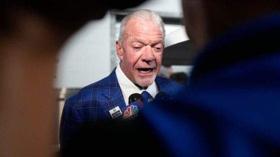 Colts owner Jim Irsay attends training camp practice – MASHAHER