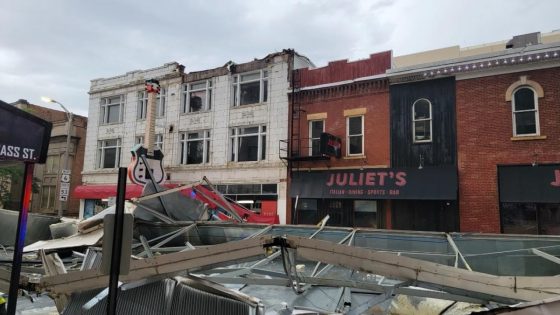 Severe weather leaves thousands without power, Joliet’s downtown in disarray – MASHAHER