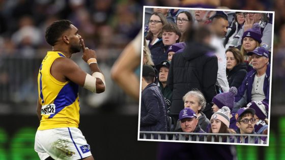 Fremantle Dockers fan ejected from Optus Stadium after West Coast Eagle Liam Ryan points them out – MASHAHER