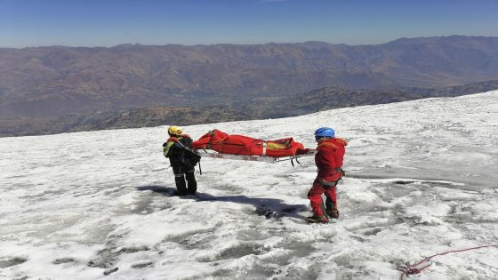 The body of an American climber buried by an avalanche 22 years ago in Peru is found in the ice – MASHAHER