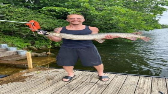 Upstate NY fisherman breaks record for species considered a living dinosaur – MASHAHER