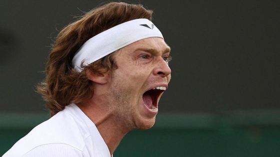 Watch: Andrey Rublev hits himself seven times in a row during Wimbledon defeat – MASHAHER