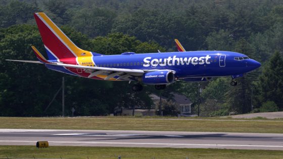 Southwest breaks with tradition and will assign seats; profit falls at Southwest and American – MASHAHER