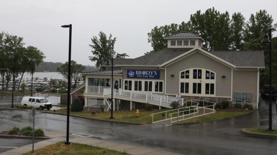 Waterfront restaurant with views of Irondequoit Bay closing – MASHAHER