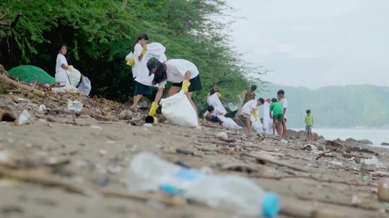 Philippine town cleans up beach in exchange for rice – MASHAHER