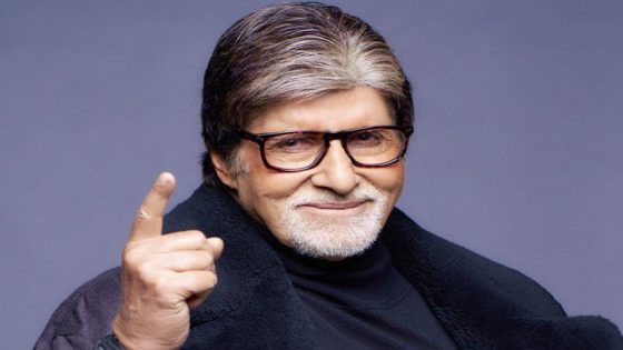 Amitabh Bachchan reacts to an elderly European fan singing ‘Kabhi Kabhi Mere Dil Mein,’ watch : Bollywood News – MASHAHER