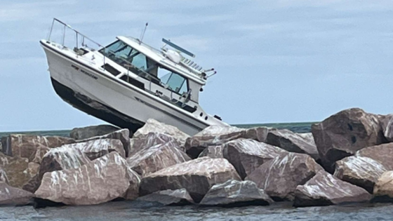 One hospitalized after deputies rescue 4 when boat hit barrier near Kewaunee Lighthouse – MASHAHER