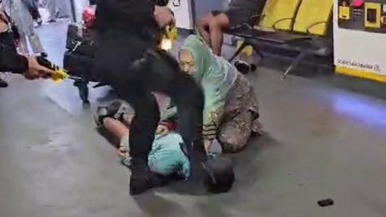 Video shows police officer ‘stamping on man’s head’ after tasering him at airport – MASHAHER