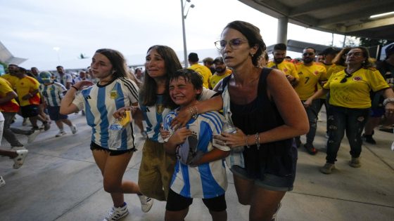 Copa América final chaos: Argentina-Colombia delayed, fans stuck outside after gates breached and closed – MASHAHER