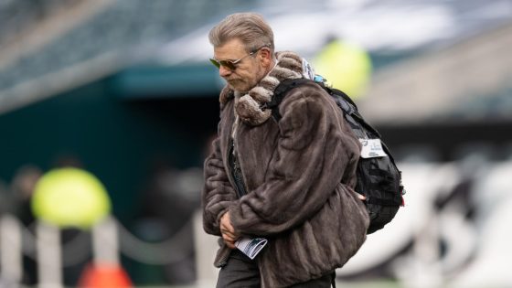 Philadelphia radio host Howard Eskin banned from Phillies game after making unwanted advance at female employee – MASHAHER