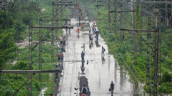 à¤¹à¤° à¤¸à¤¾à¤² à¤¬à¤¾à¤°à¤¿à¤¶ à¤à¥ à¤¯à¤¹à¥ à¤à¤¹à¤¾à¤¨à¥… à¤à¤¹à¥à¤ à¤¬à¤¹ à¤à¤ à¤¸à¤¡à¤¼à¤, à¤à¤¹à¥à¤ à¤°à¥à¤²à¤µà¥ à¤à¥à¤°à¥à¤ à¤ªà¤° à¤ªà¤¾à¤¨à¥ – heavey rain mumbai meerut lucknow barish water logging on the road and taxes wasted ntc – MASHAHER