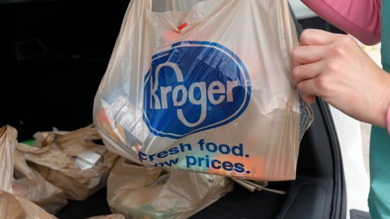 Kroger pauses massive merger with rival grocery chain after numerous lawsuits and regulatory challenges – MASHAHER