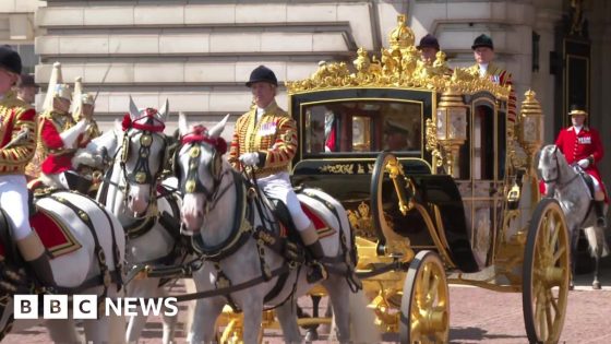 King and Queen travel to Parliament in carriage – MASHAHER