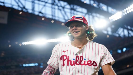 MLB Home Run Derby: Ingrid Andress’ national anthem draws attention as Alec Bohm struggles to keep straight face – MASHAHER